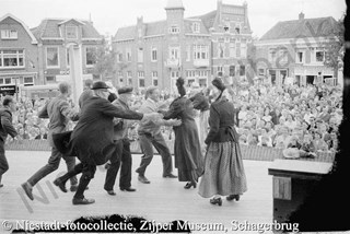 Strijd om de man en de vrouw 11376